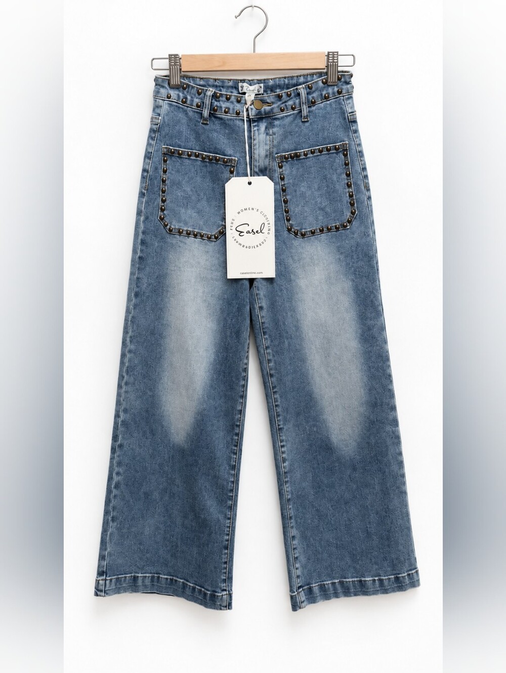 Easel Studded Wide Leg Jeans – Light Wash – Small NWT